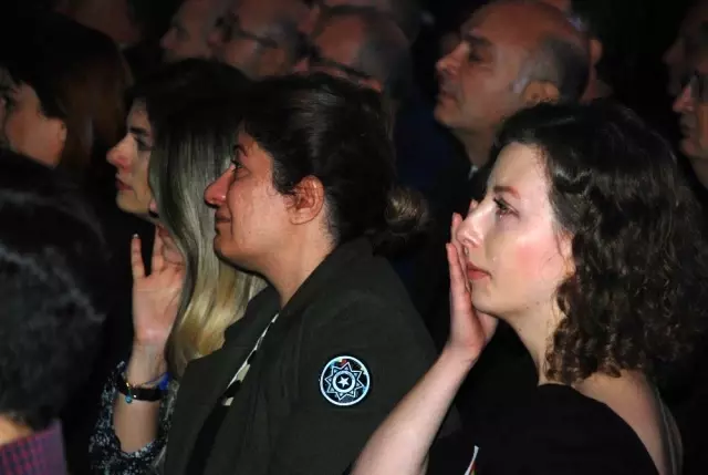 Kahraman şehitler, gözyaşları ile anıldı Kahraman şehitler, gözyaşları ile anıldı