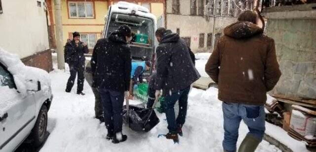 Kütahya'da vahşet! Evde bıçaklanmış kadın cesedi ile yakılmış erkek cesedi bulundu.