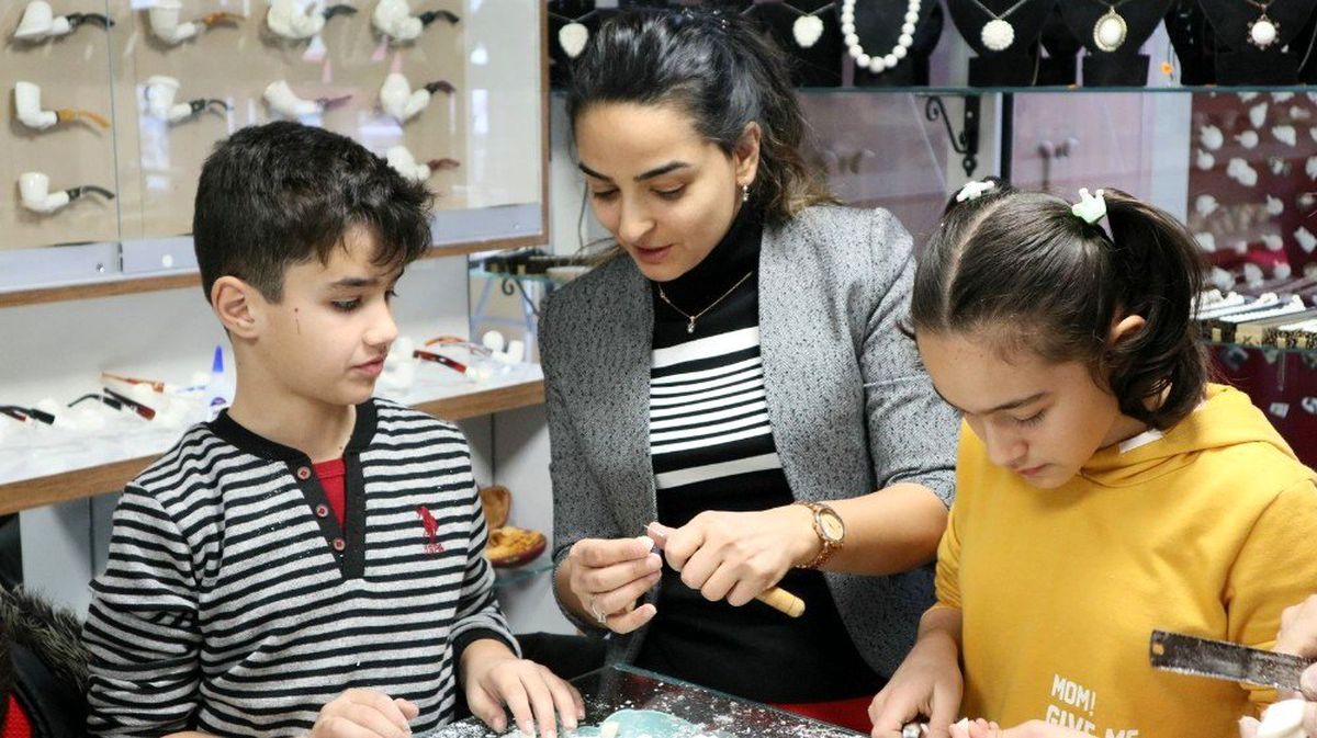 Odunpazarı'nda 'Lületaşı Altın Ellerde' atölye çalışması yapıldı