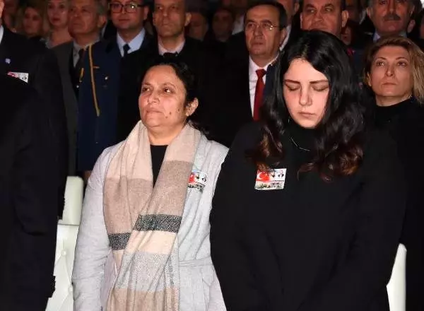 Şehit polis Fethi Sekin ve mübaşir Musa Can, İzmir Adliyesi'nde anıldı Şehit polis Fethi Sekin ve mübaşir Musa Can, İzmir Adliyesi'nde anıldı