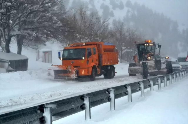 Sertavul Geçidi'nde ulaşım kontrollü sağlanıyor