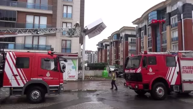 Silivri'de fırtına vatandaşlara zor anlar yaşattı