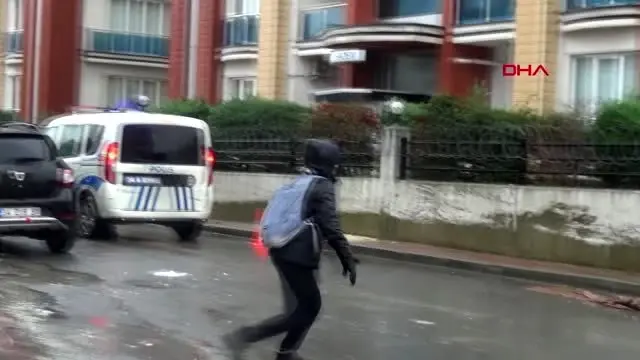 Silivri'de fırtına vatandaşlara zor anlar yaşattı
