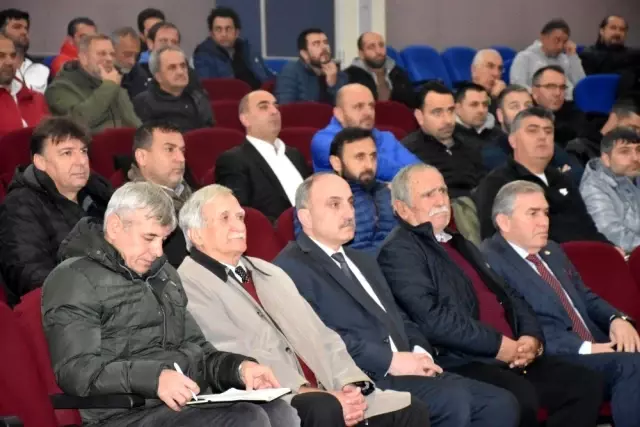 TÜFAD'ın 'Sürekli Futbol Antrenörleri Gelişim' seminerine Erenler'de yapıldı TÜFAD'ın 'Sürekli Futbol Antrenörleri Gelişim' seminerine Erenler'de yapıldı