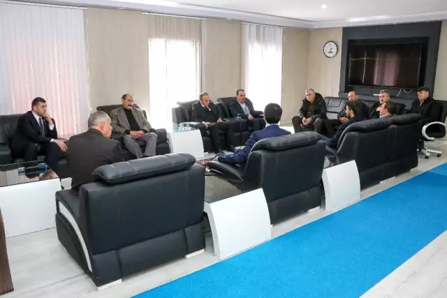 Baki Ersoy, Yahyalılı nakliyecilerle toplantı yaptı