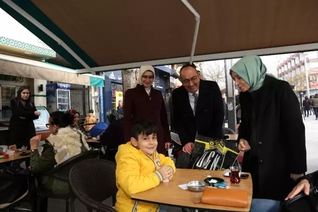 Belediye başkanları ve milletvekilleri vatandaşlarla bir araya geldi Belediye başkanları ve milletvekilleri vatandaşlarla bir araya geldi