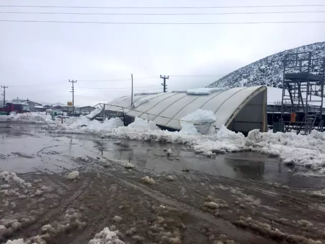 Eğirdir'de kar yağışı etkili oldu Eğirdir'de kar yağışı etkili oldu