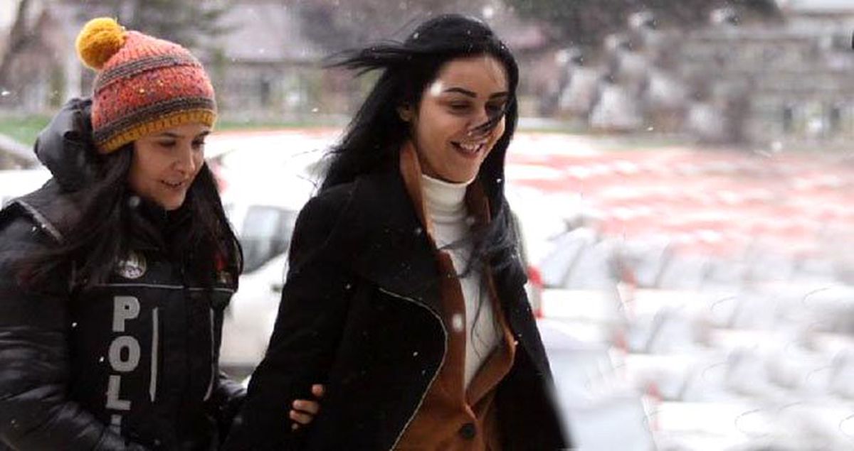 Esrarla yakalanan kadın, gülerek gittiği adliyede tutuklandı