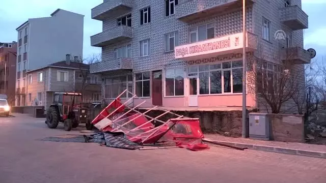 Fırtına zarar verdi