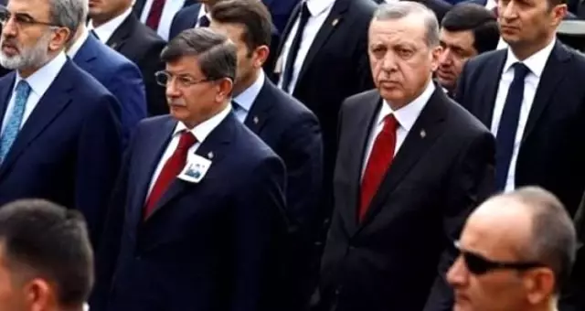 Gezi eylemleriyle ilgili Davutoğlu'ndan yıllar sonra gelen açıklama: Tayyip Bey'i Taksim'e götürmek için uğraştım, ikna edemedim Gezi eylemleriyle ilgili Davutoğlu'ndan yıllar sonra gelen açıklama: Tayyip Bey'i Taksim'e götürmek için uğraştım, ikna edemedim