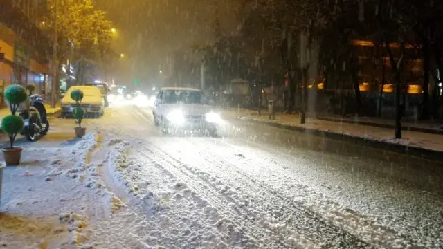 Isparta ve 8 ilçesinde okullara kar tatili Isparta ve 8 ilçesinde okullara kar tatili
