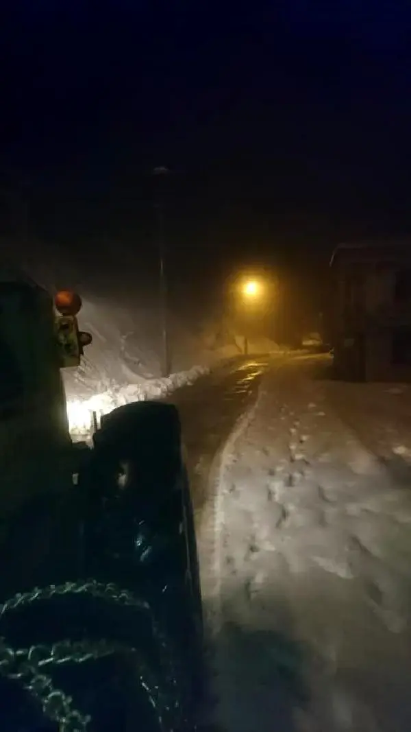 İzmir'in Kiraz ilçesinde kar yağışı İzmir'in Kiraz ilçesinde kar yağışı