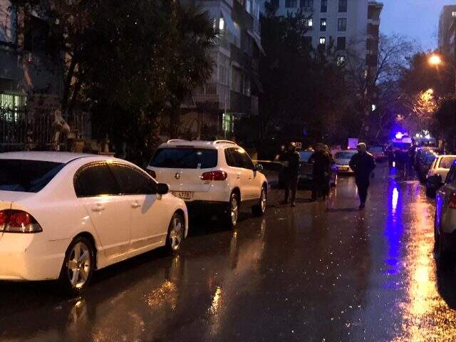 Kadıköy'de hırsızlık şüphelileri polise ateş açtı: 1 polis yaralı