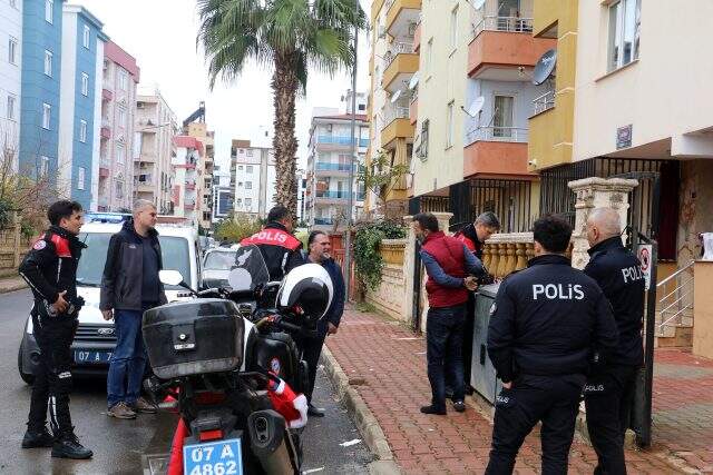Polisten tek ayakkabıyla kaçmaya çalışan şüpheli yakalandı