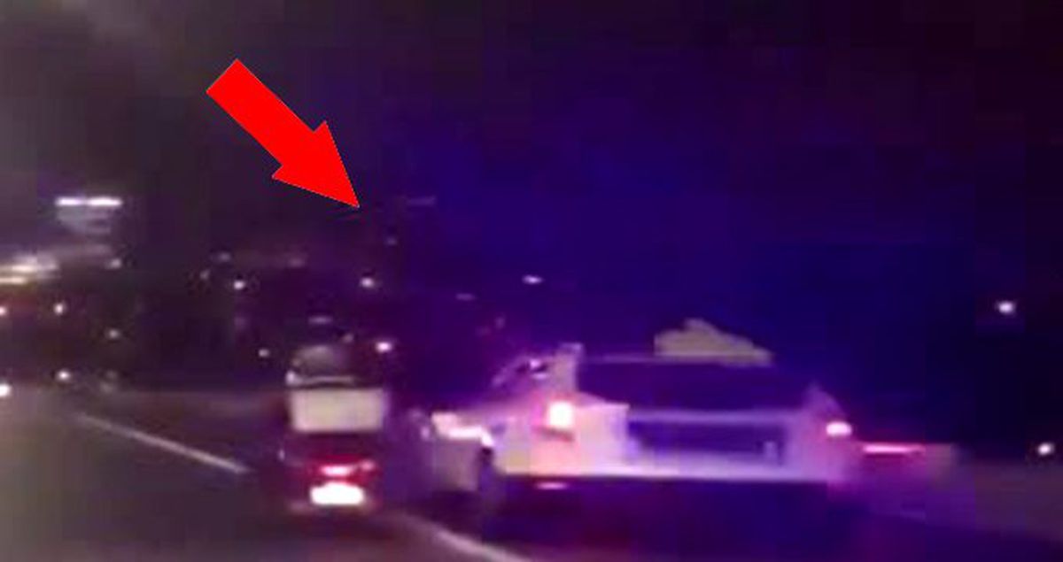 Rüzgarda motosikletliye araçlarıyla set olan polislere Vali Yerlikaya'dan tebrik