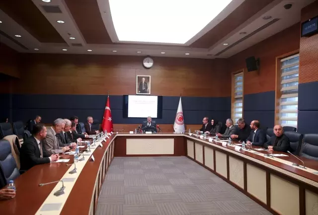 AK Parti Milletvekili Veysel Eroğlu: 'İstanbul'u susuz bırakma hakkımız yok' AK Parti Milletvekili Veysel Eroğlu: 'İstanbul'u susuz bırakma hakkımız yok'