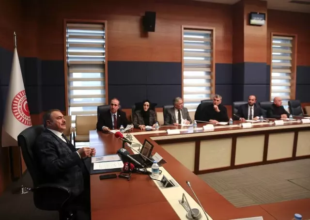 AK Parti Milletvekili Veysel Eroğlu: 'İstanbul'u susuz bırakma hakkımız yok' AK Parti Milletvekili Veysel Eroğlu: 'İstanbul'u susuz bırakma hakkımız yok'