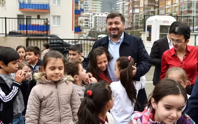Başkan Şenlikoğlu, görme engelli öğrencileri ziyaret etti