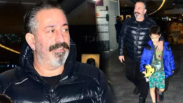 Cem Yılmaz ve oğlu Kemal Yılmaz alışverişte Cem Yılmaz ve oğlu Kemal Yılmaz alışverişte