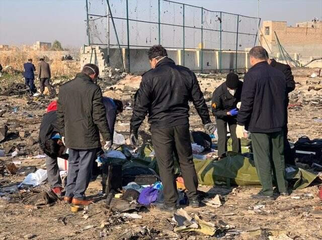 İran'da 176 kişinin öldüğü uçağında düşme anları kameraya yansıdı