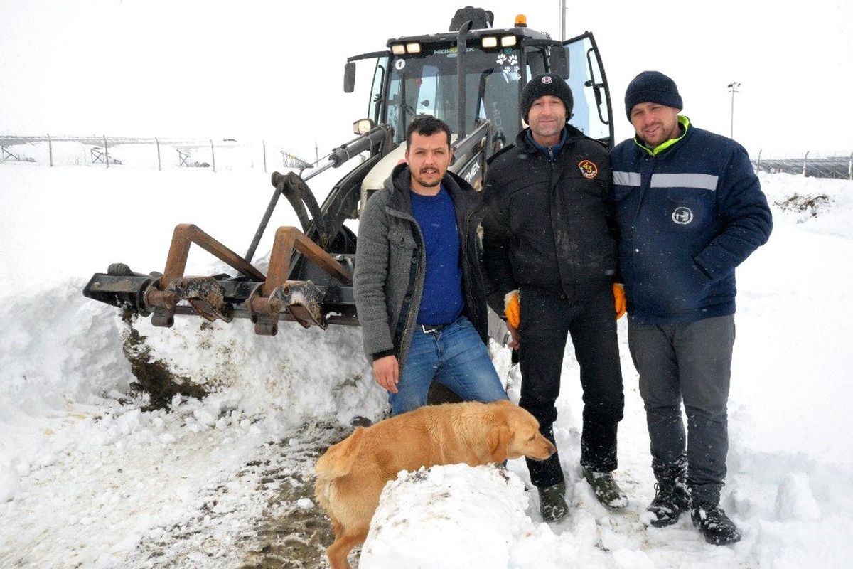 Kar yağışı yüzünden 2 gün boyunca mahsur kaldılar