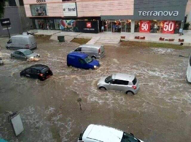 KKTC sele teslim oldu! Güney Kıbrıs'ta sarı alarm verildi