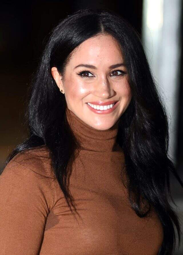 Prens eşiyle ziyarete giden Meghan Markle, terli koltuk altıyla dikkat çekti