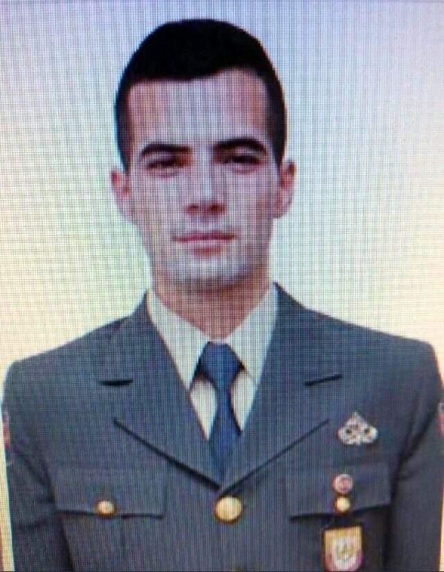 Son dakika: Barış Pınarı bölgesinde bombalı araç saldırısında 4 asker şehit oldu.
