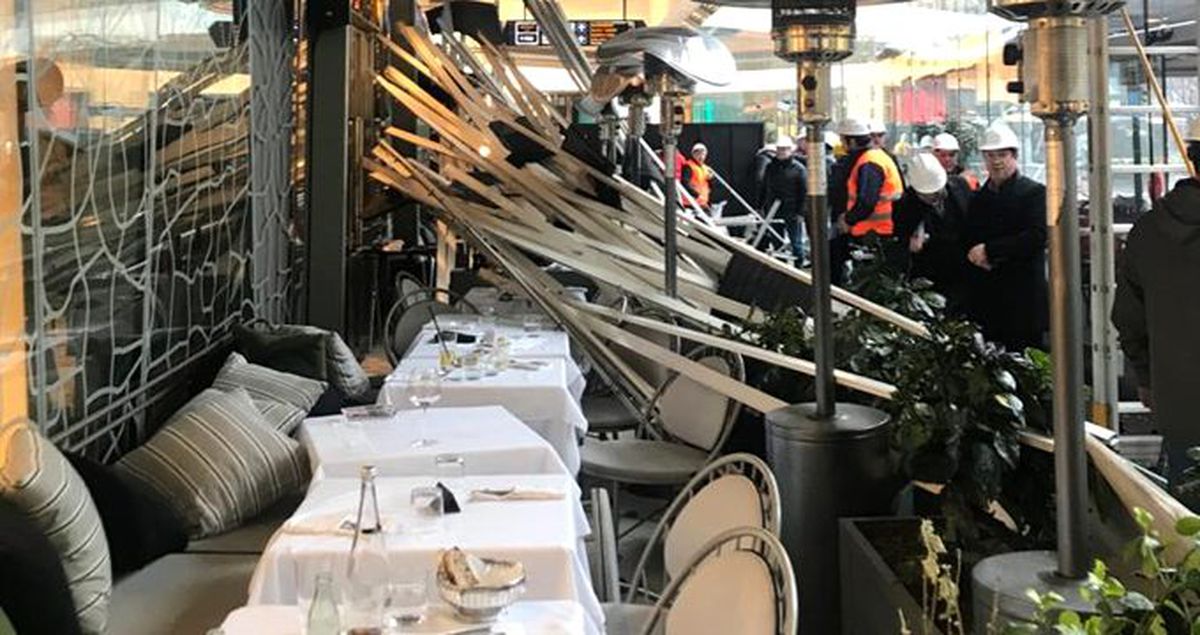 Son dakika: İstanbul'da bir AVM'de çatı çöktü! 3 yaralı