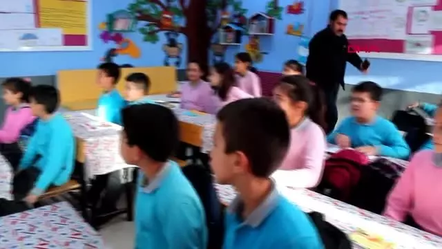 Alaşehir'de hakim ve savcılardan eğitime 'ala sınıf' desteği Alaşehir'de hakim ve savcılardan eğitime 'ala sınıf' desteği