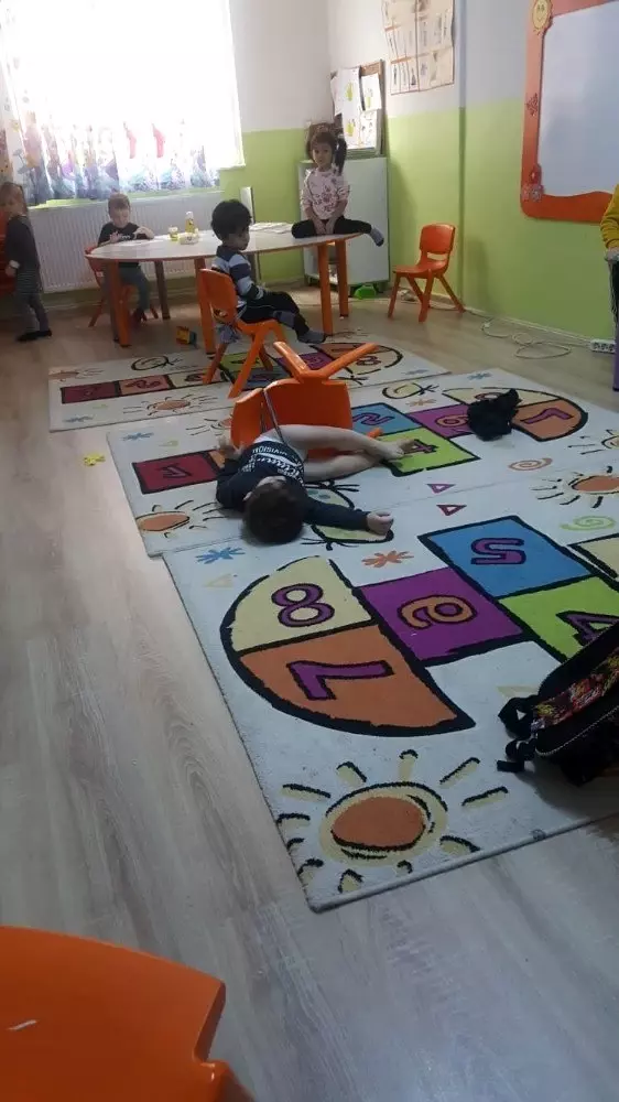 Bilecik'te bir özel anaokulunda çekilen fotoğraflar, kenti ayağa kaldırdı Bilecik'te bir özel anaokulunda çekilen fotoğraflar, kenti ayağa kaldırdı