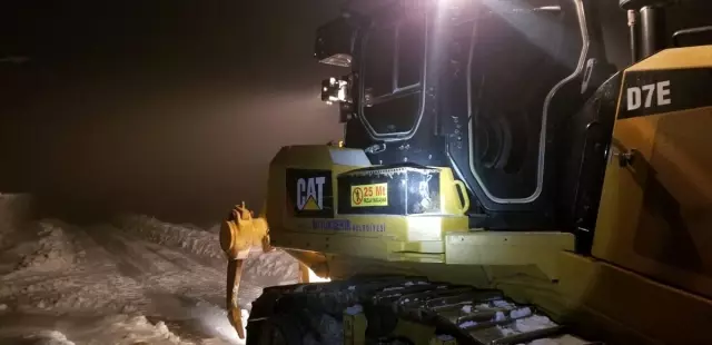 Aydın'da karda mahsur kalan 2 teknisyen kurtarıldı