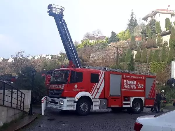 Beykoz'da otoparkta yangın, üst katlarda mahsur kalanlar kurtarıldı Beykoz'da otoparkta yangın, üst katlarda mahsur kalanlar kurtarıldı