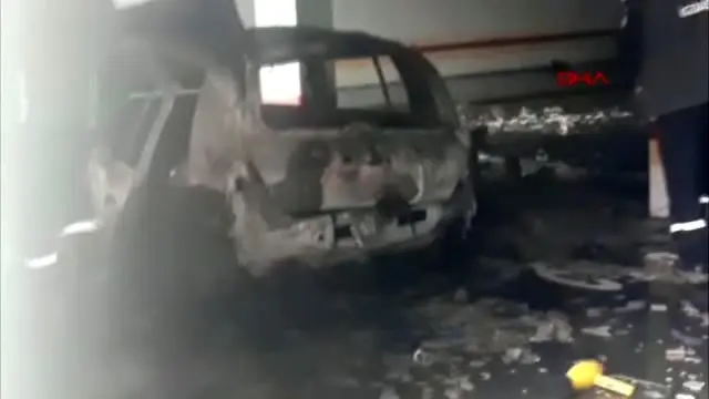 Beykoz'da otoparkta yangın, üst katlarda mahsur kalanlar kurtarıldı Beykoz'da otoparkta yangın, üst katlarda mahsur kalanlar kurtarıldı