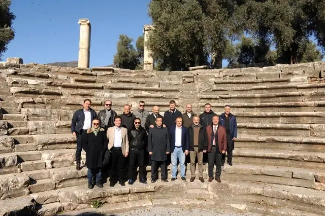 Dostluk maçı için gelen vekiller, Aydın'a hayran kaldı Dostluk maçı için gelen vekiller, Aydın'a hayran kaldı