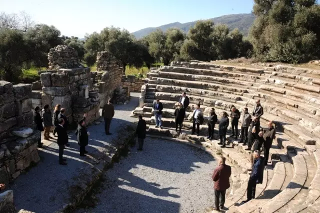 Dostluk maçı için gelen vekiller, Aydın'a hayran kaldı Dostluk maçı için gelen vekiller, Aydın'a hayran kaldı