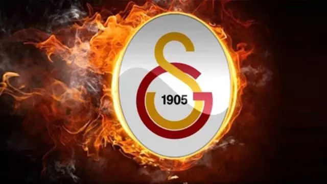 Galatasaray'ın yeni transferi Sekidika formayı girdi! İşte o kare Galatasaray'ın yeni transferi Sekidika formayı girdi! İşte o kare