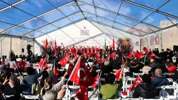 Gelibolu'nun tahliyesinin 104'üncü yılı için tören Gelibolu'nun tahliyesinin 104'üncü yılı için tören