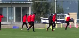 Eren Derdiyok: Göztepe'nin kalecisi Beto: 'Ligi daha iyi bir yerde bitirmeye çalışacağız' Eren Derdiyok: Göztepe'nin kalecisi Beto: 'Ligi daha iyi bir yerde bitirmeye çalışacağız'