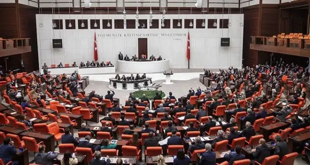 Meclis'e sunulacak torba yasada patronlar için asgari ücret desteği de yer alıyor