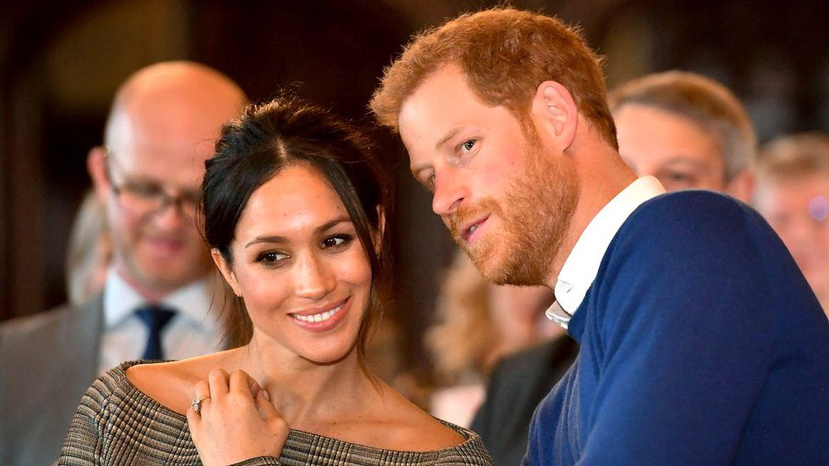Meghan Markle ve Prens Harry'nin kraliyet ailesindeki üst düzey görevlerinden çekilmesi İngiltere...