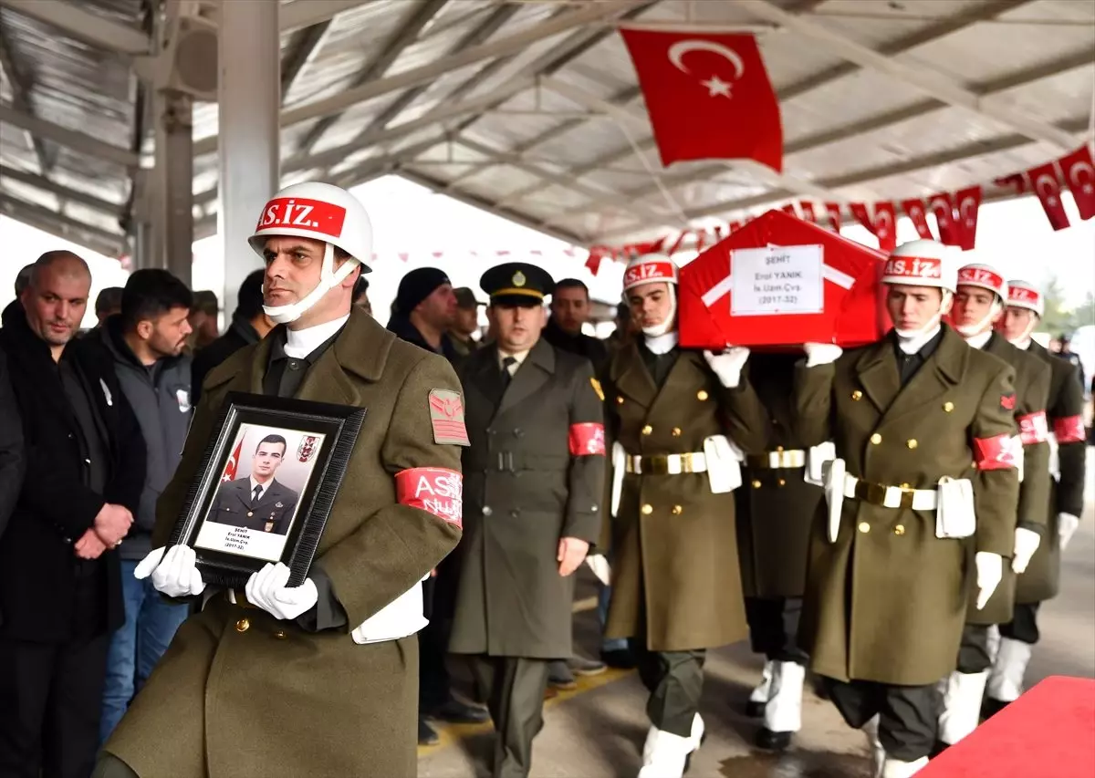 Şehit Uzman Çavuş Erol Yanık, Gaziantep'te son yolculuğuna uğurlandı