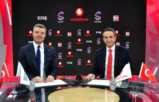 Vodafone ve Saran Grup sporda güçlerini birleştirdi Vodafone ve Saran Grup sporda güçlerini birleştirdi