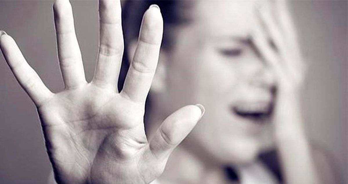 Yolda yürüyen kadın, arkasından gelen şahsın yaptığı hareketle hayatının şokunu yaşadı