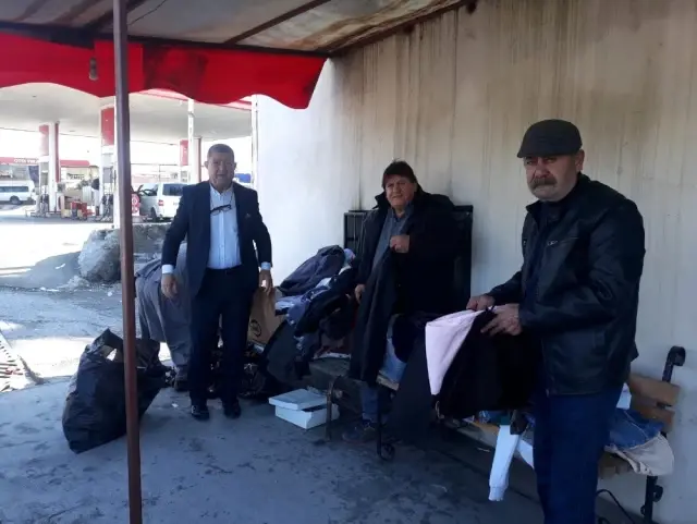 Zenginden aldı, fakire verdi Zenginden aldı, fakire verdi