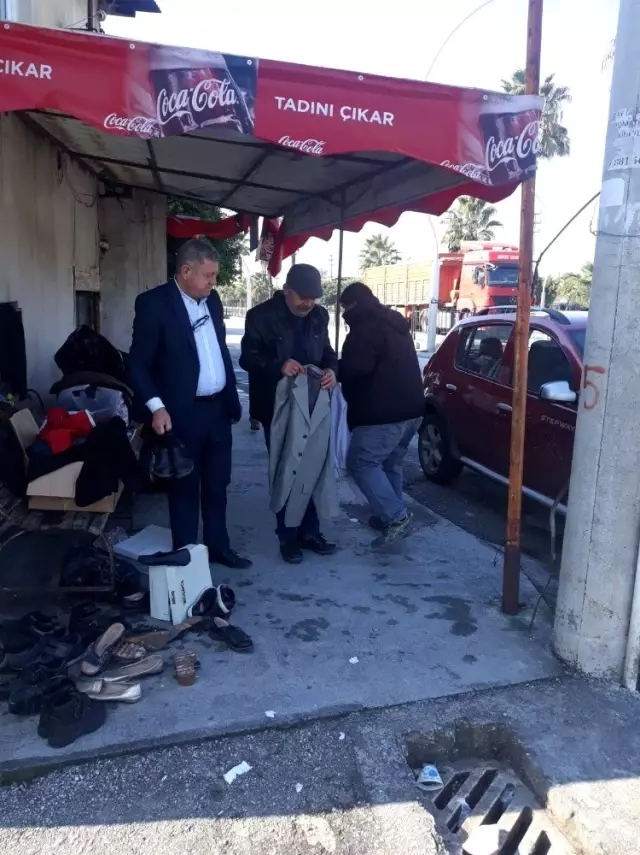 Zenginden aldı, fakire verdi Zenginden aldı, fakire verdi