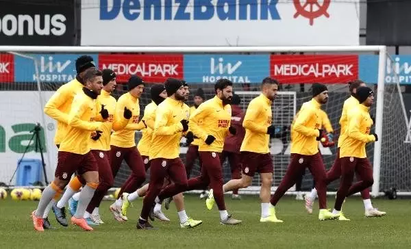 Galatasaray'da Onyekuru kamp kadrosuna alınmadı Galatasaray'da Onyekuru kamp kadrosuna alınmadı
