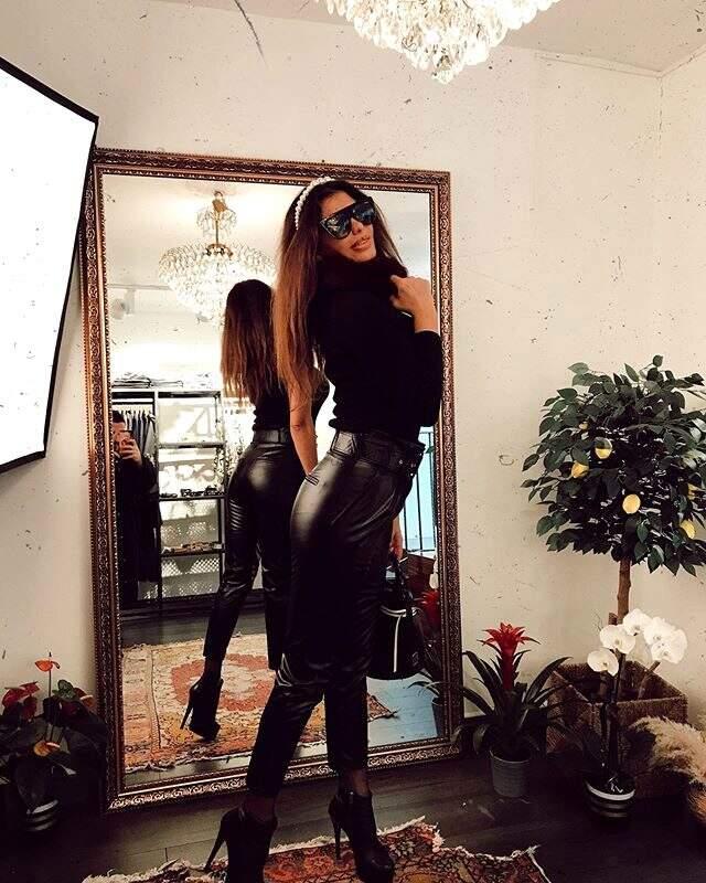 Hatice, ayna karşısındaki pozlarıyla sosyal medyada alay konusu oldu