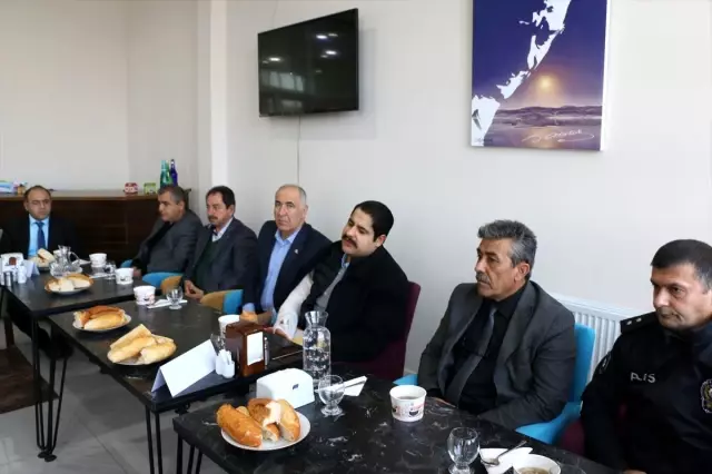 Hekimhan ilçesinde muhtarlarla toplantı yapıldı Hekimhan ilçesinde muhtarlarla toplantı yapıldı