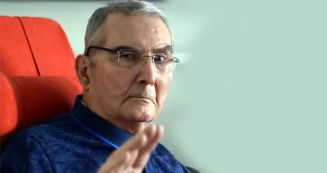 CHP'li Deniz Baykal, Libya tezkeresi konusunda hükümete destek verdi CHP'li Deniz Baykal, Libya tezkeresi konusunda hükümete destek verdi